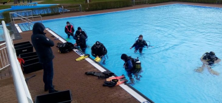 An-Trainieren Schwimmbad Waldeck 2017